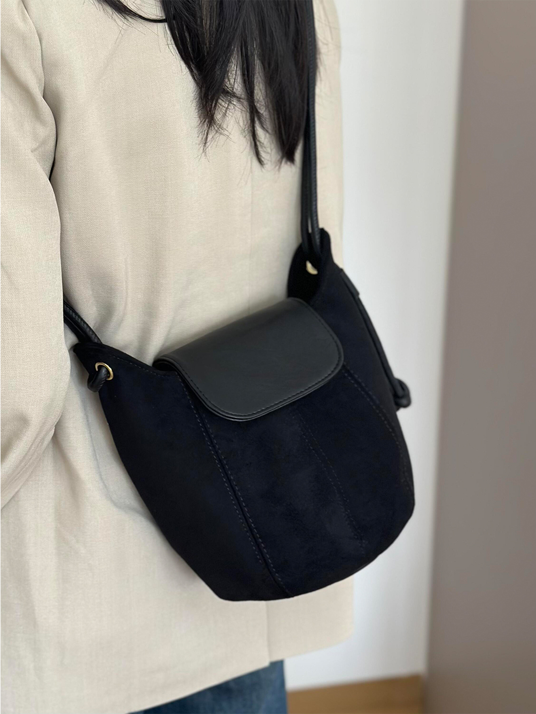 Bla Suede Pumpkin aped Women's – Luxury Bags For Young Women Bewertung und Preis